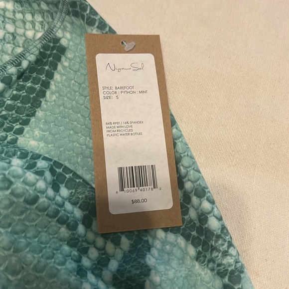 Niyama Sol size S green tights with top - Picture 5 of 5